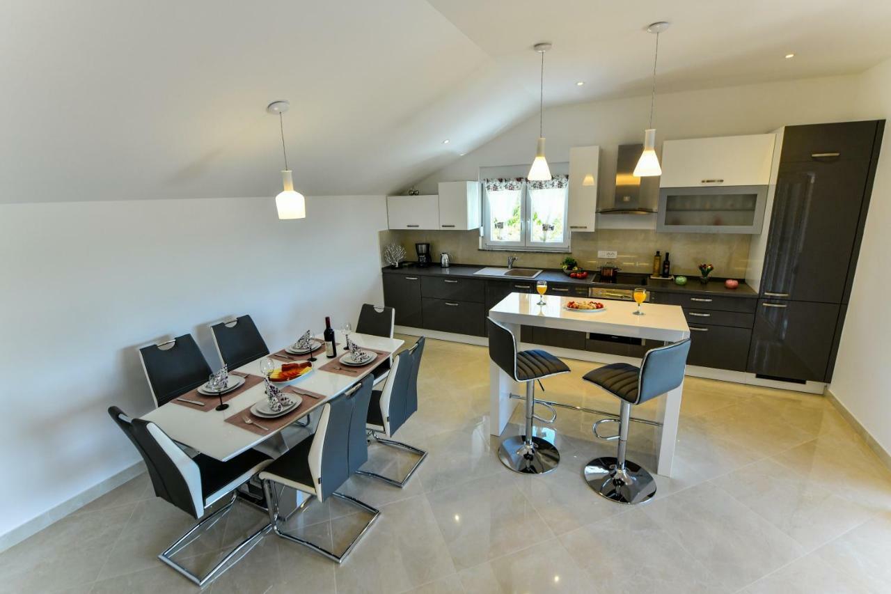 Cambi Lux Apartment Otok  Екстер'єр фото