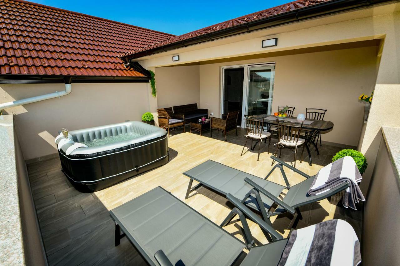 Cambi Lux Apartment Otok  Екстер'єр фото