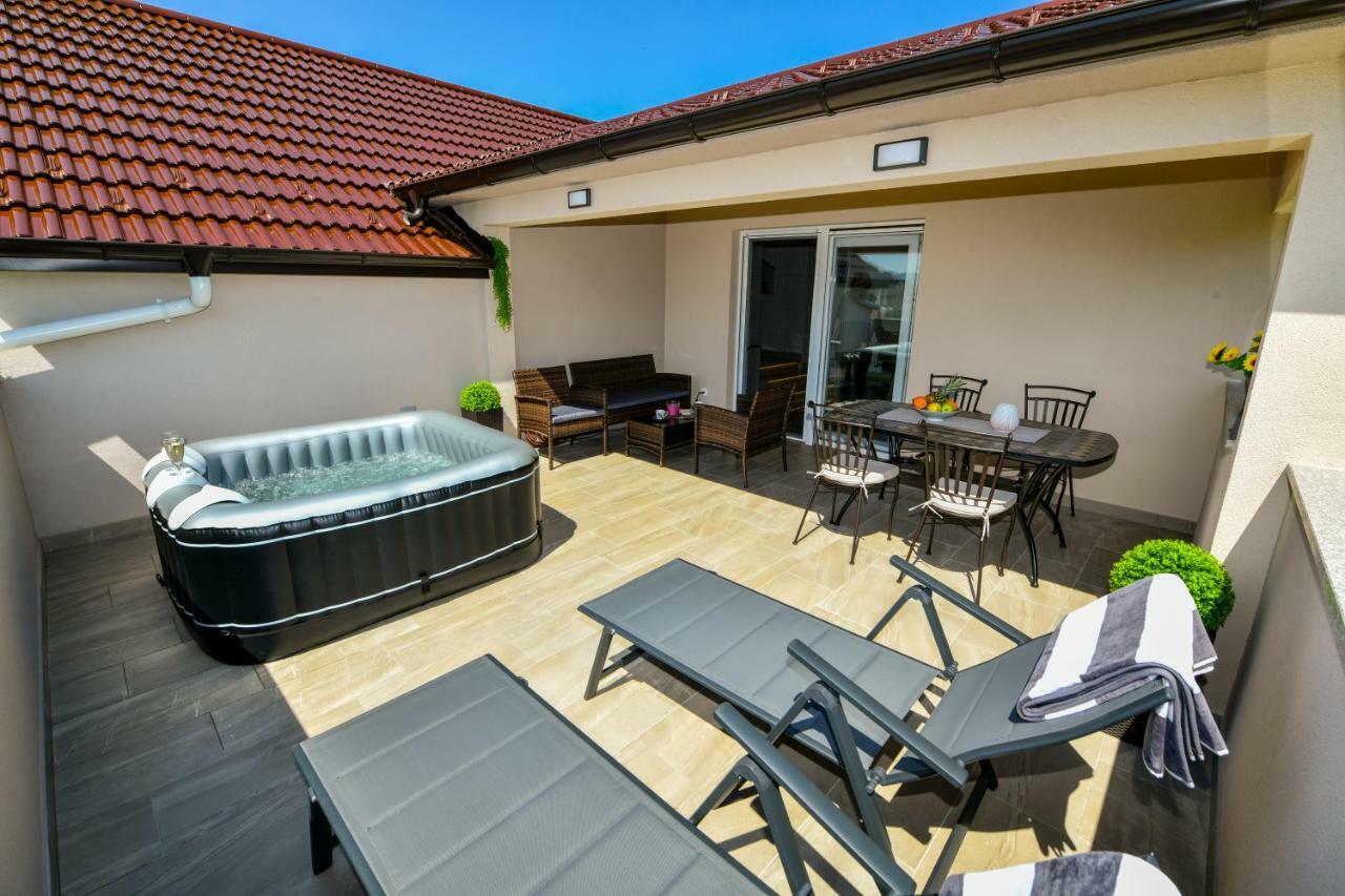 Cambi Lux Apartment Otok  Екстер'єр фото
