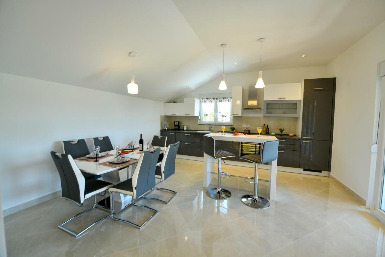 Cambi Lux Apartment Otok  Екстер'єр фото